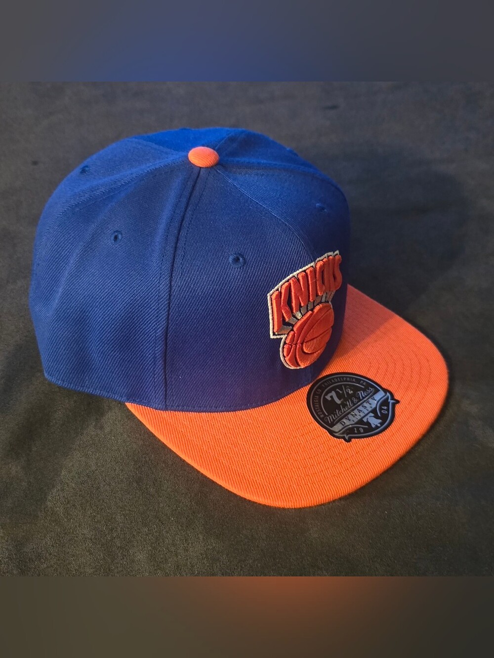 New York Knicks Blue & Orange Mitchell & Ness 7 1/2 Fitted Hat - Picture 3 of 4